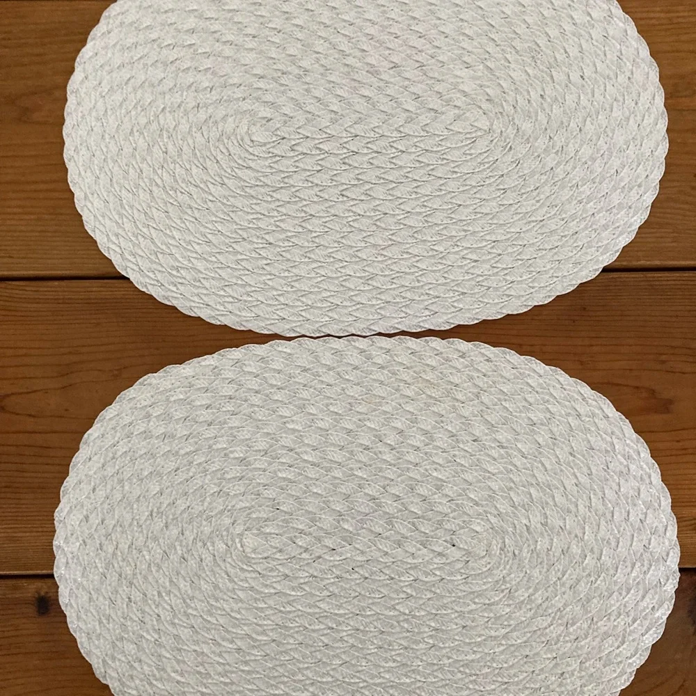 Oval shape woven white placemats